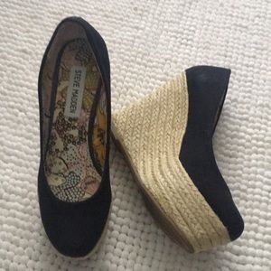 Steve Madden Platforms 4” heel Black Canvas